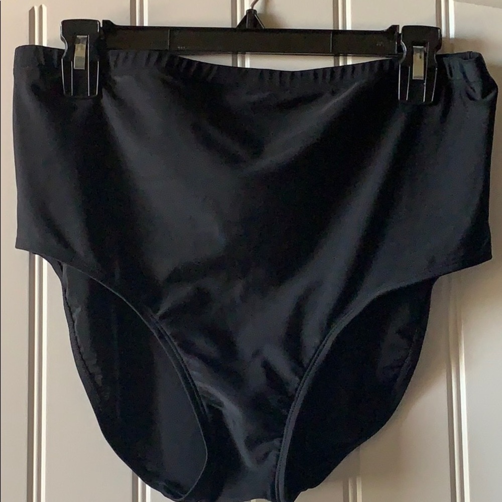 Women’s plus size swim bottoms